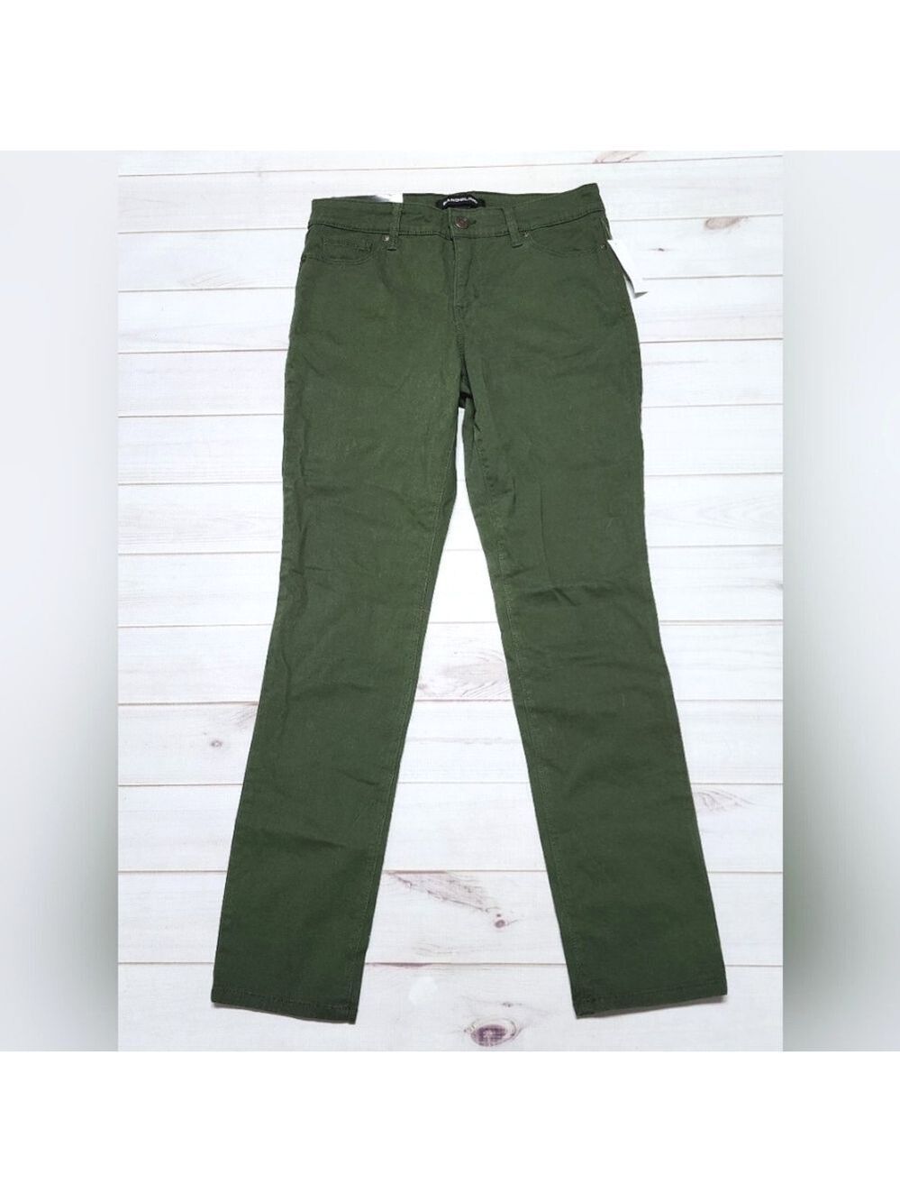 Bandolino Amy Green Straight Leg Tummy Slimming Jean Size 4 - New With Tags